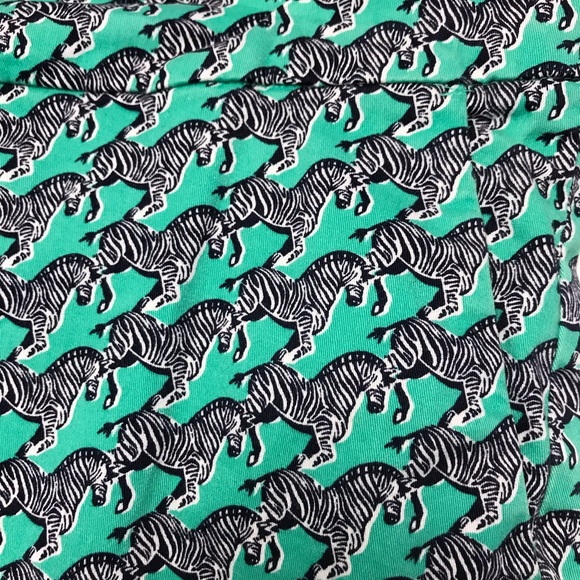 Crown & Ivy Zebra Scalloped edge Shorts. Size 4 - Picture 3 of 5